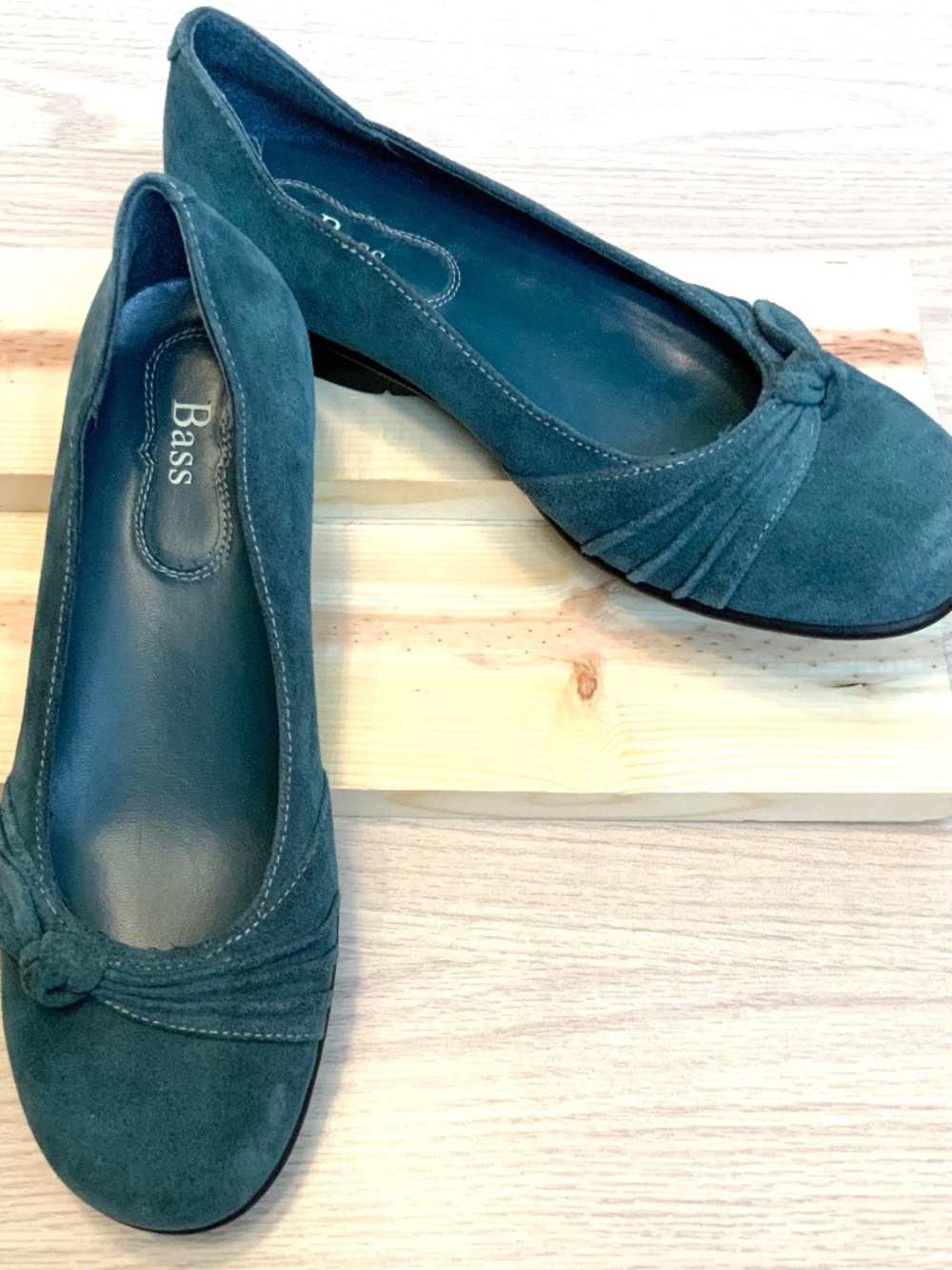LIKE NEW! Bass Ballet Flats Blue Suede Leather Size 7M Bowtie Knotty